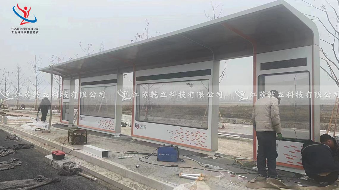深圳候車(chē)亭安裝實(shí)景