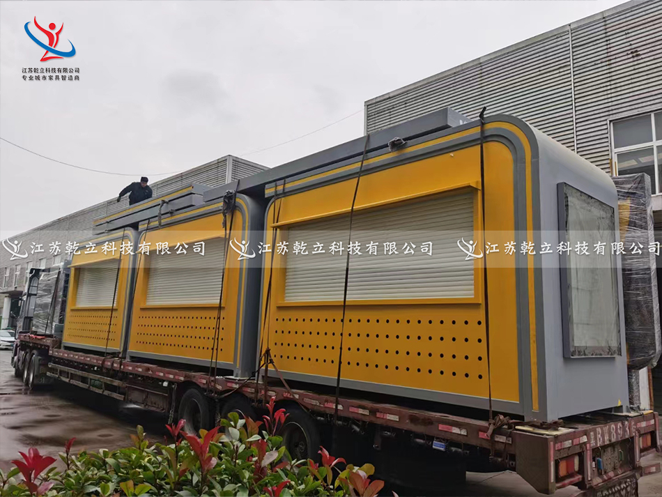 大連公交候車亭第三、四車發(fā)貨