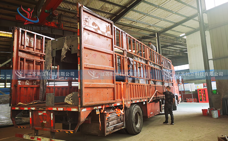 深圳現(xiàn)代公交站臺裝車圖