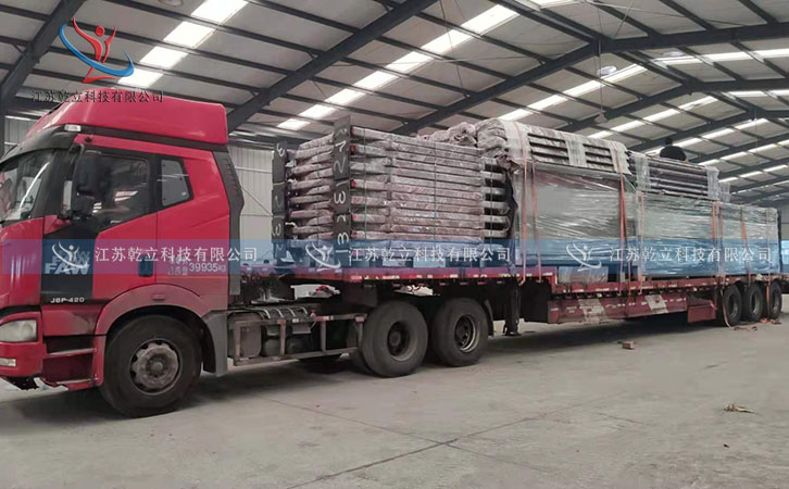 安徽淮北現(xiàn)代候車(chē)亭裝車(chē)完成
